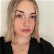 Laureata in mediazione linguistica offre lezioni di italiano inglese e spagnolo